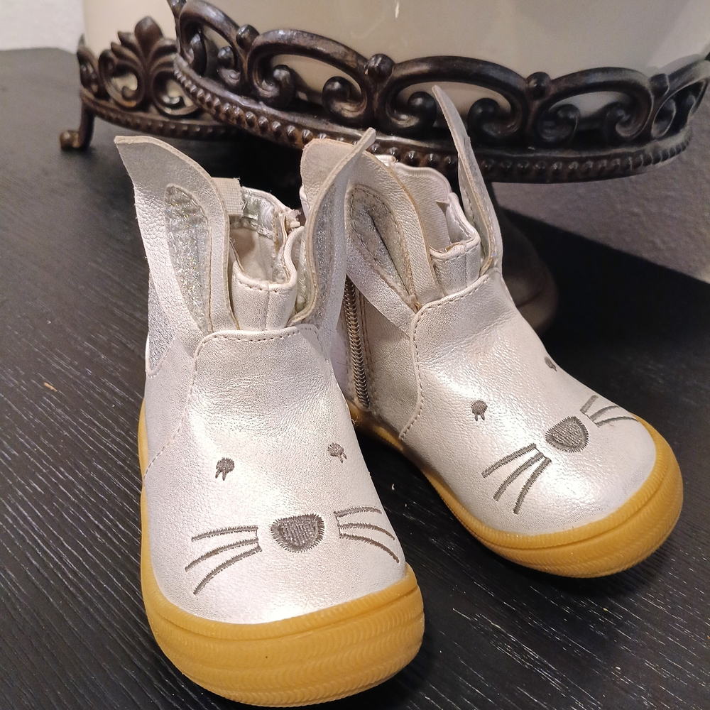 Cat & Jack Shiny Silver Kids' Boots with Bunny Design